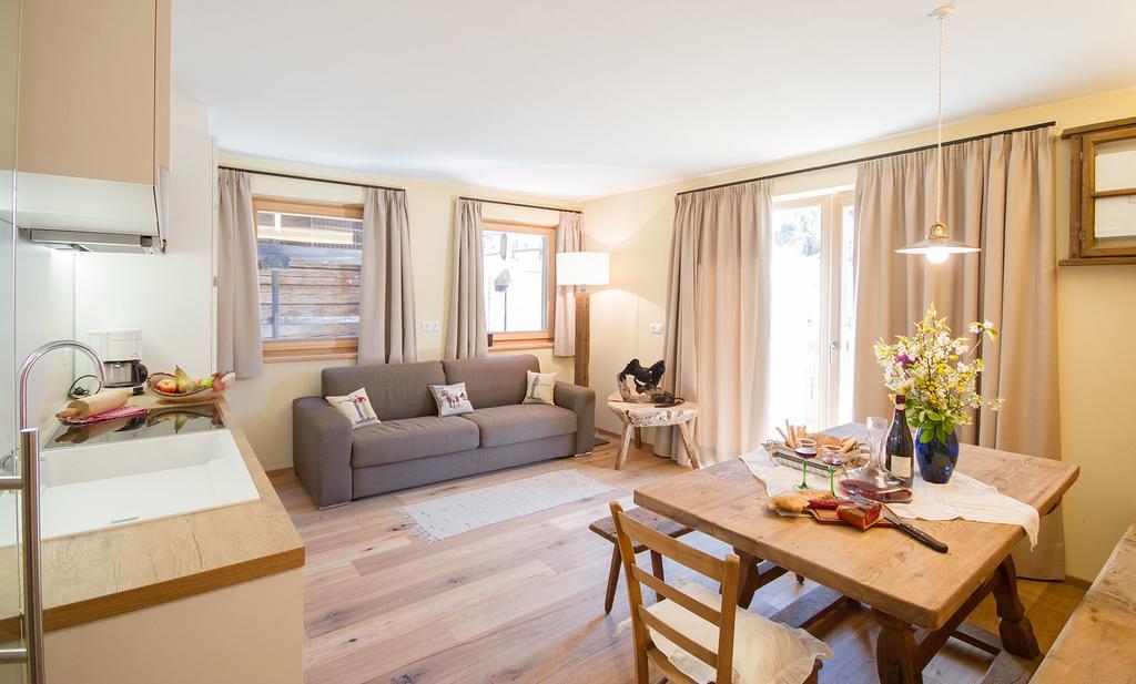 Chalet Da Mont Apartment Selva di Val Gardena Bagian luar foto